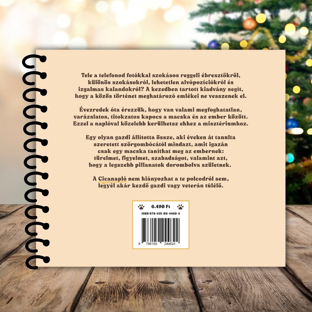 Cicanapló hátsó borítója, rajta az árral, vonalkóddal, valamint a napló leírásával.
